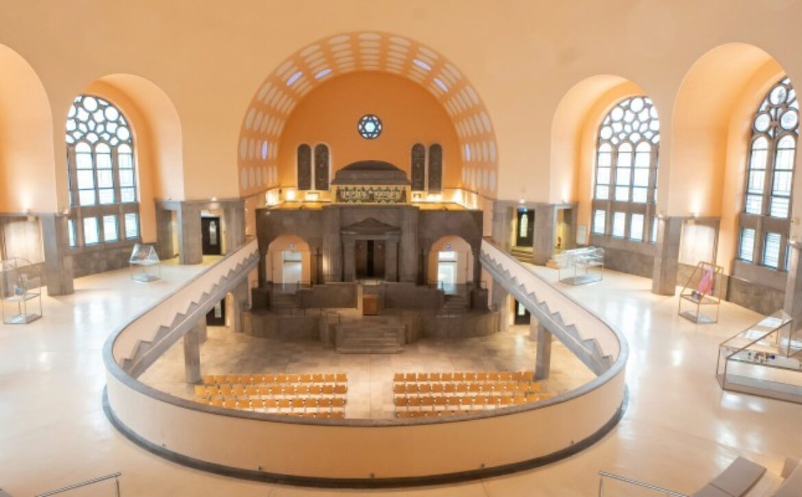2023-11-21_LEI5305_alte_Synagoge_innen_0800_1zu2