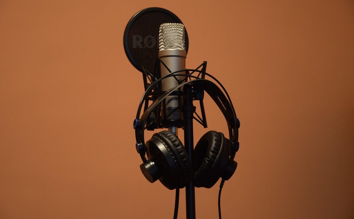 microphone-5046876_1280